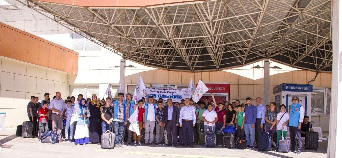 Vanlı öğrenciler İstanbul\'a uğurlandı
