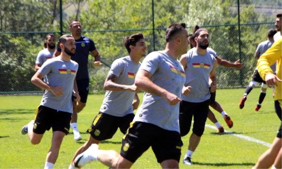 Yeni Malatyaspor Sportif Direktörü Ali Ravcı: Avrupa\'da gruplara kalmak istiyoruz