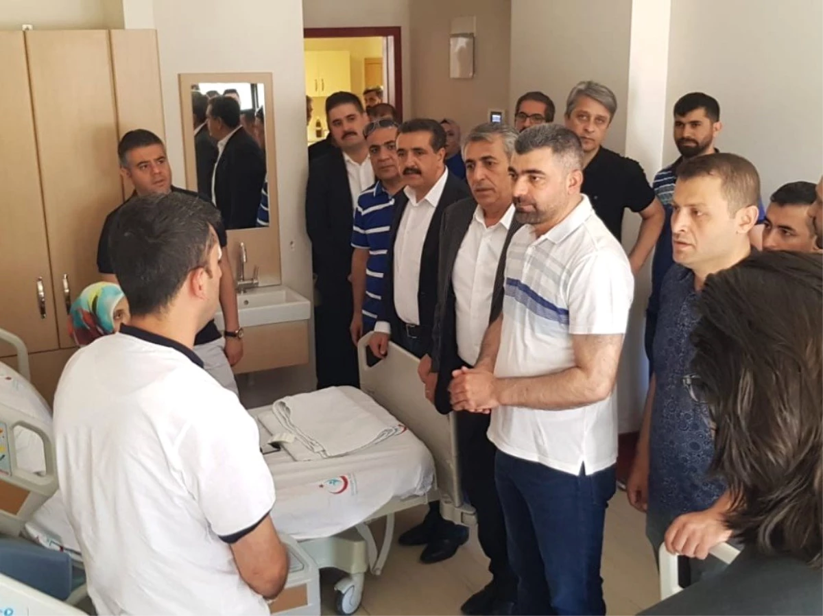 AK Parti Mardin İl Başkanı Kılıç\'tan darp edilen hekimlere ziyaret