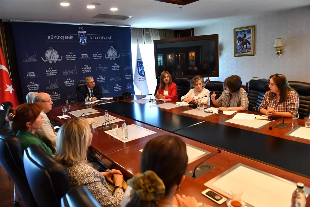 Akademisyenlerden Mansur Yavaş\'a ziyaret