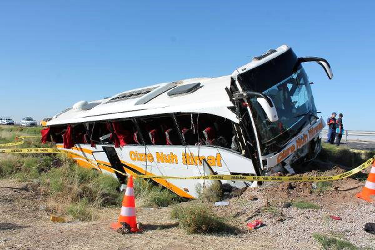 Aksaray\'da yolcu otobüsü devrildi: 41 yaralı (2)- Yeniden