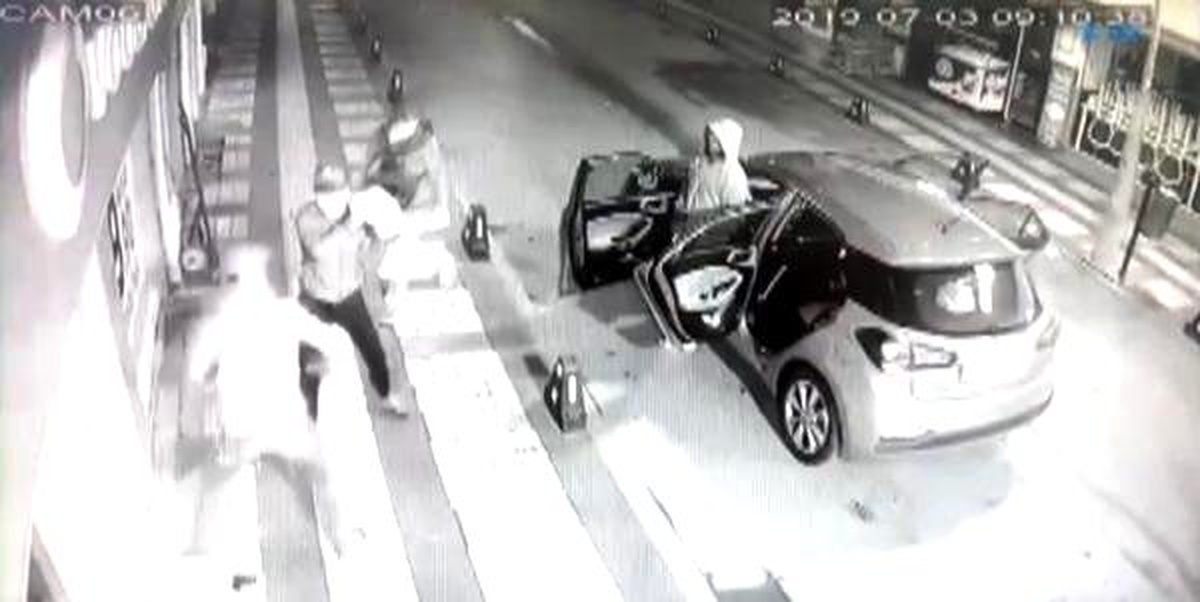 Askerlik yapan arkadaşlarına uyarak hırsızlık yapmaya gelmişler