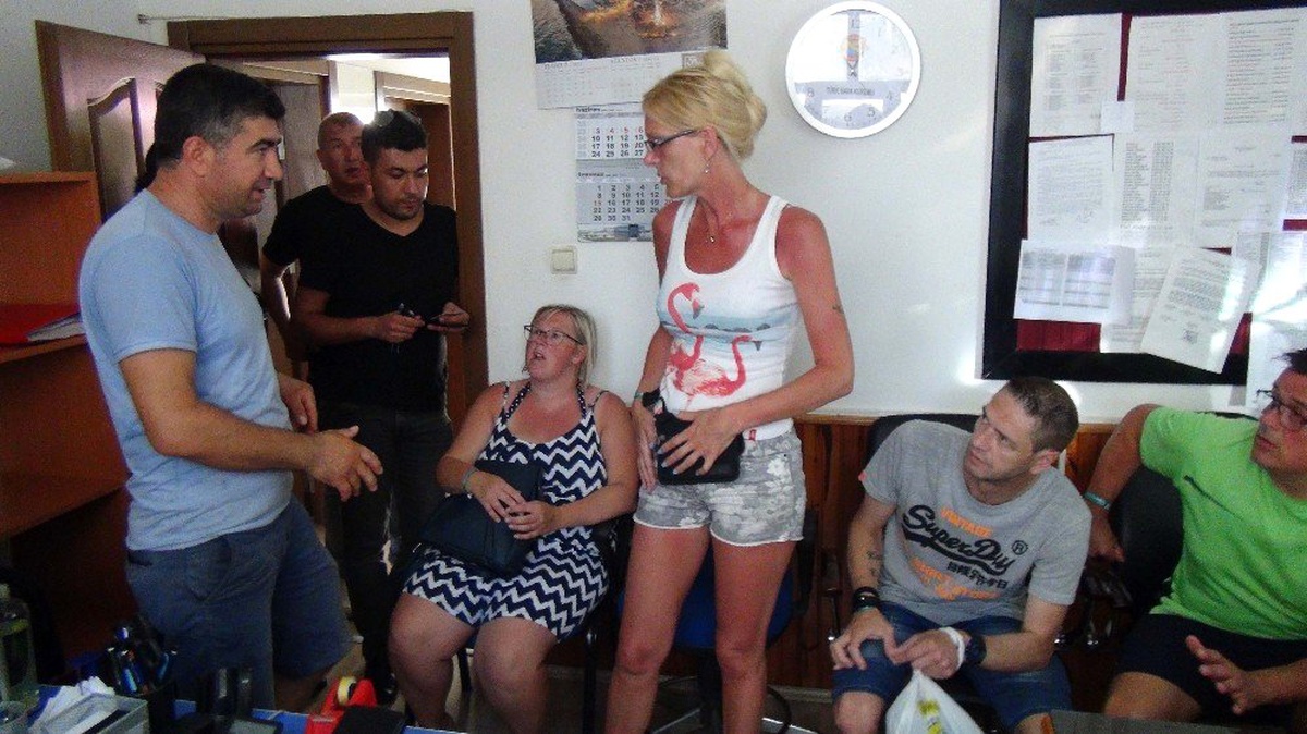 Belçikalı turistten dilenci kadına hırsızlık suçlaması