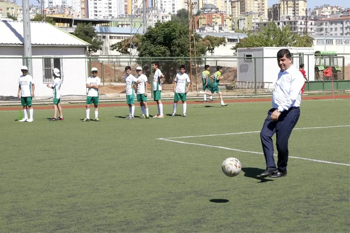 Binlerce sporcu yaz okullarında buluştu