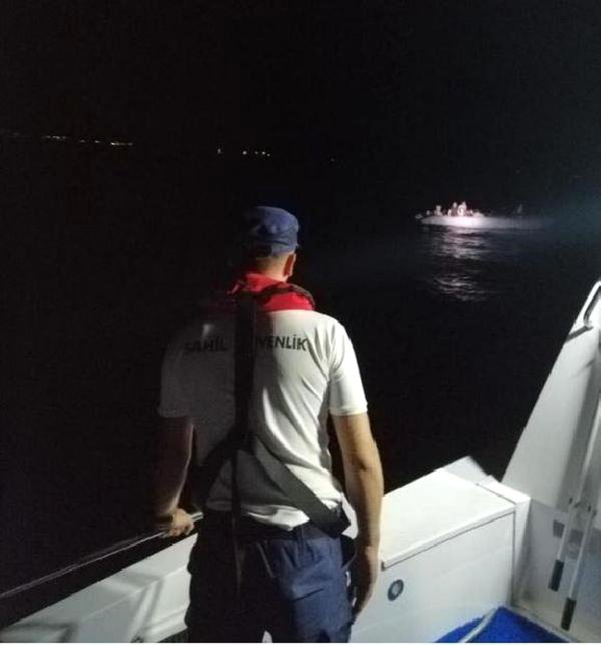Didim açıklarında 28 kaçak göçmen yakalandı