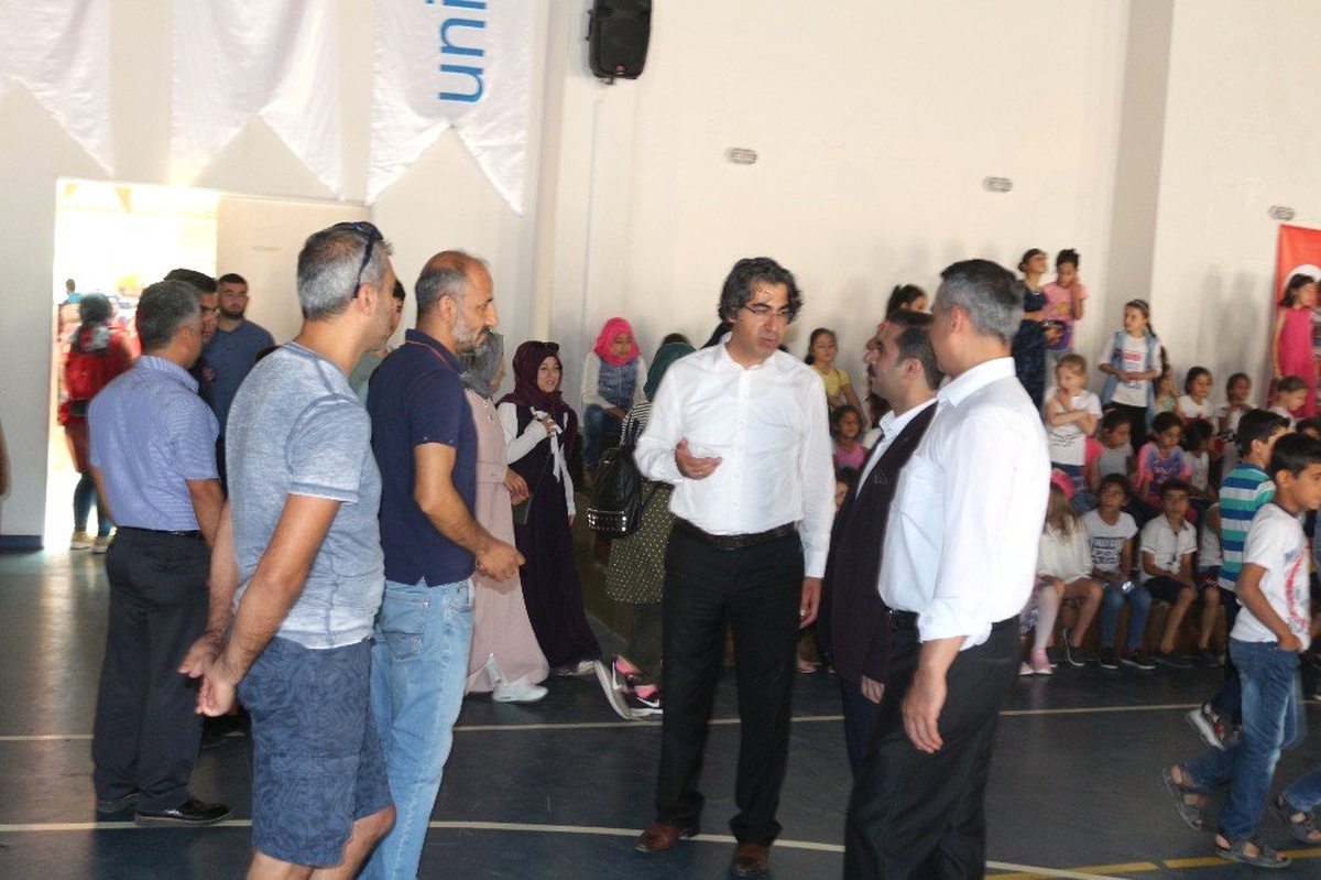 Gazikent Gençlik Merkezi yüzleri güldürüyor