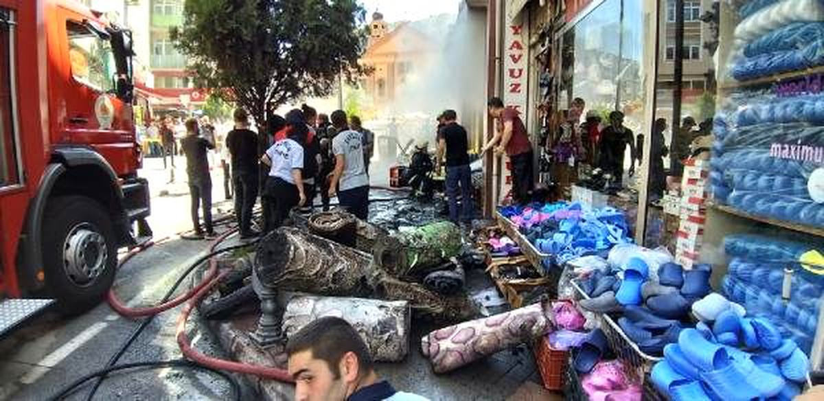 Halı mağazasında çıkan yangında iş yeri sahibi ağır yaralandı