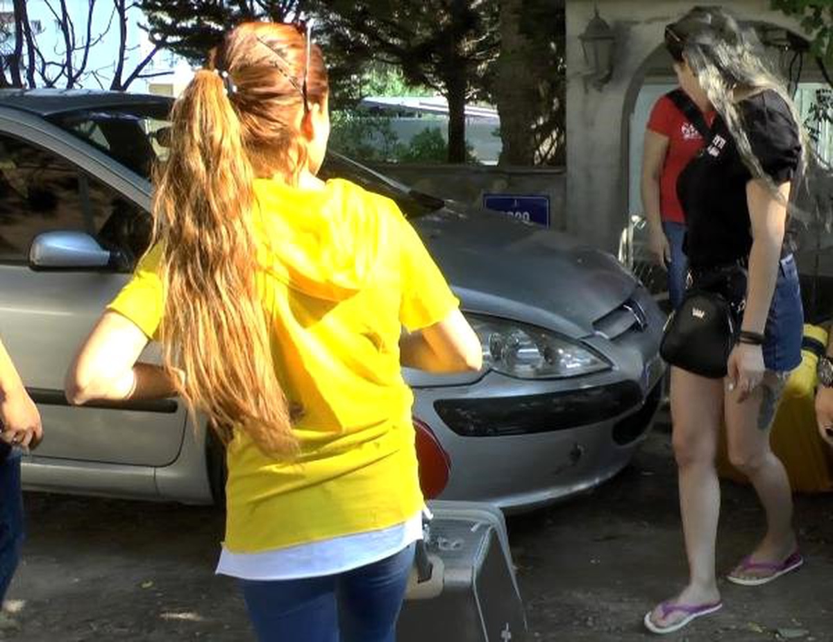 İzmir\'de fuhuş şebekesine operasyon: 13 şüpheli tutuklandı