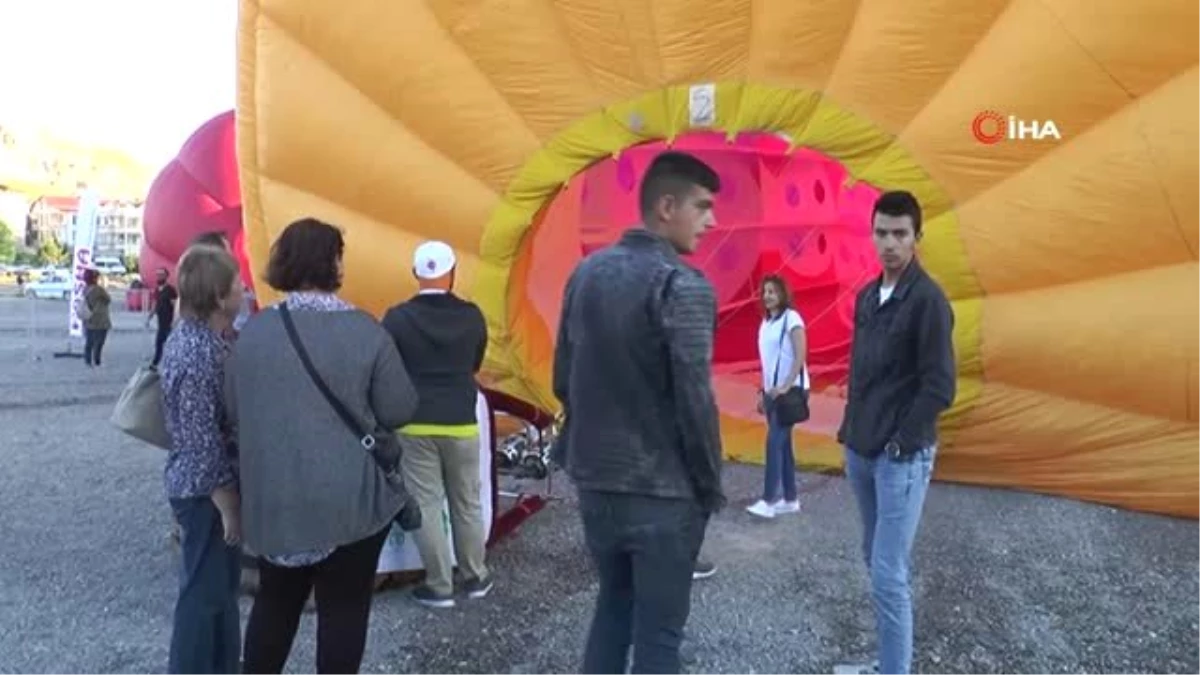 Kapadokya\'da gökyüzü balon festivali ile şenlendi