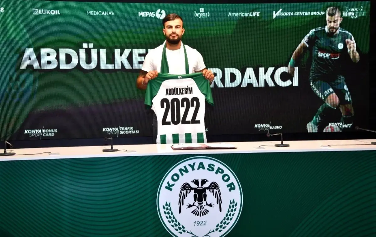 Konyaspor, Abdülkerim Bardakcı\'nın sözleşmesini 2 yıl uzattı