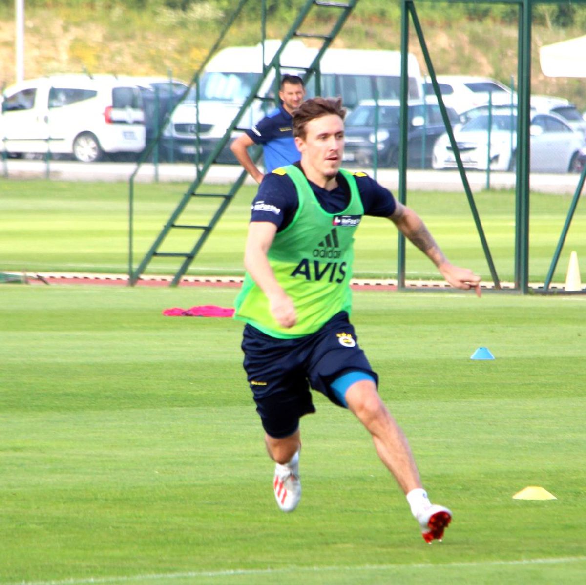 Max Kruse göz doldurdu