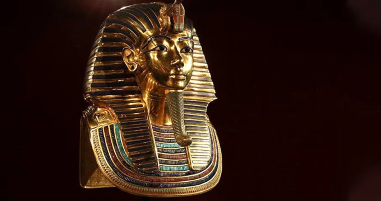 Mısır, 3 bin yıllık çalıntı firavun büstünün satışına tepkili