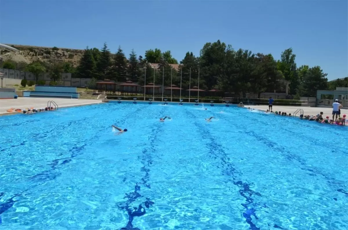 Olimpik Açık Yüzme Havuzu her gün hizmet verecek