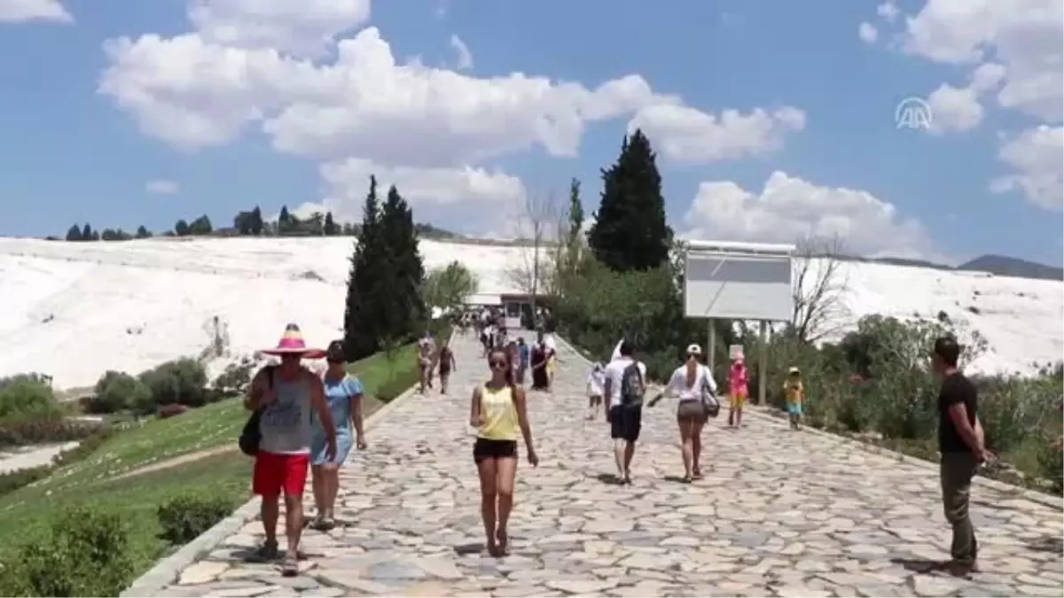 Pamukkale\'ye turist akını! İlk 6 ayda 1 milyon turist ağırlandı