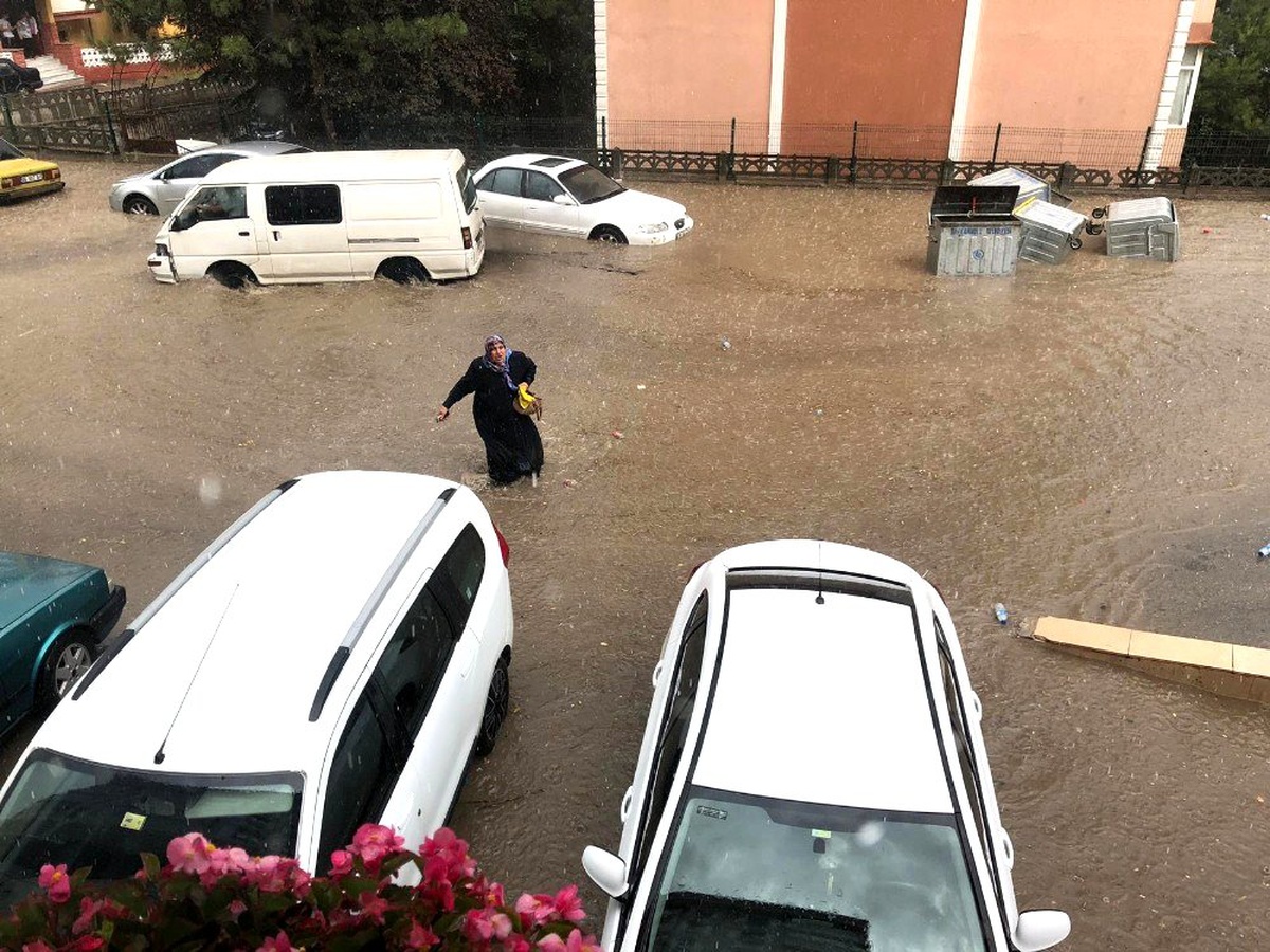 Safranbolu\'da dolu ve yağmur etkili oldu