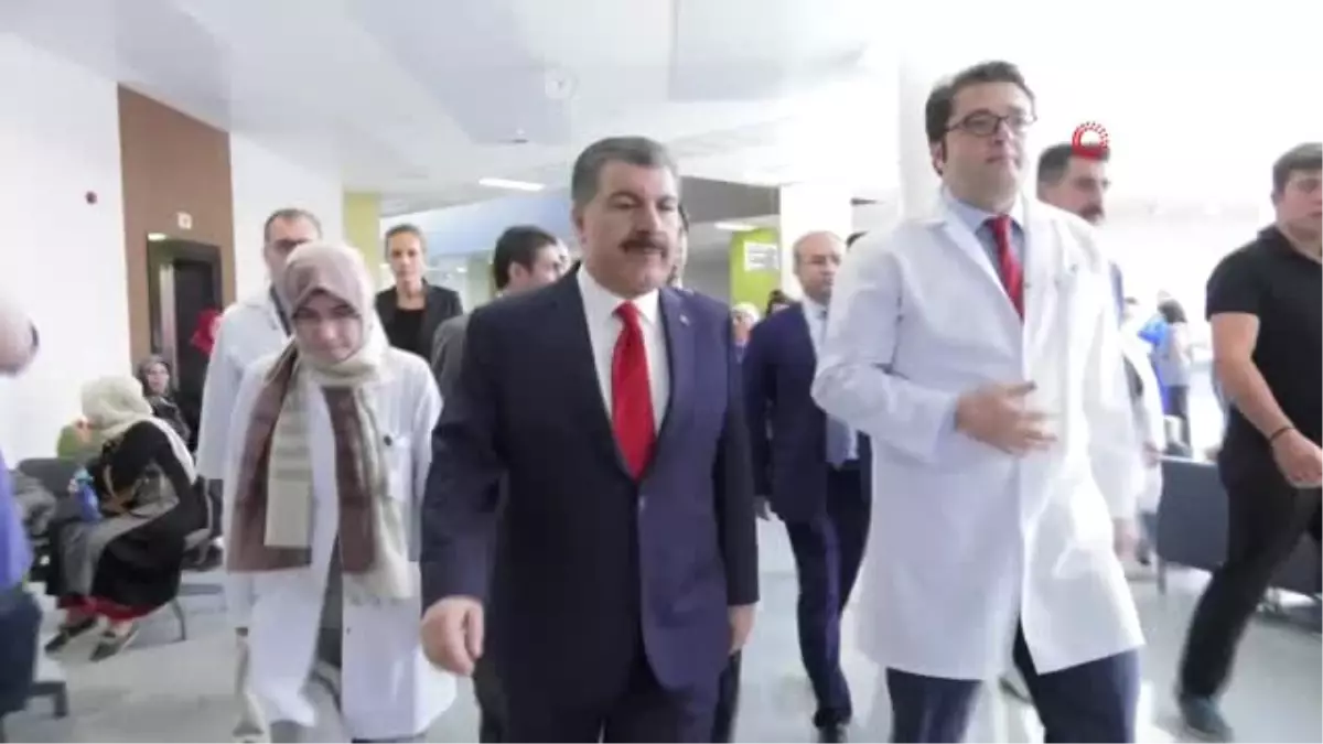 Sağlık Bakanı Koca\'dan yazar Nuri Pakdil\'e ziyaret