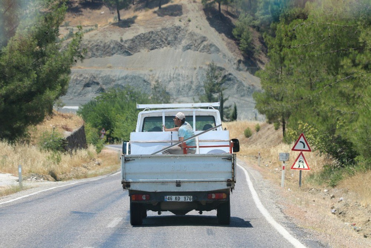 Şehirlerarası yolda tehlikeli yolculuk