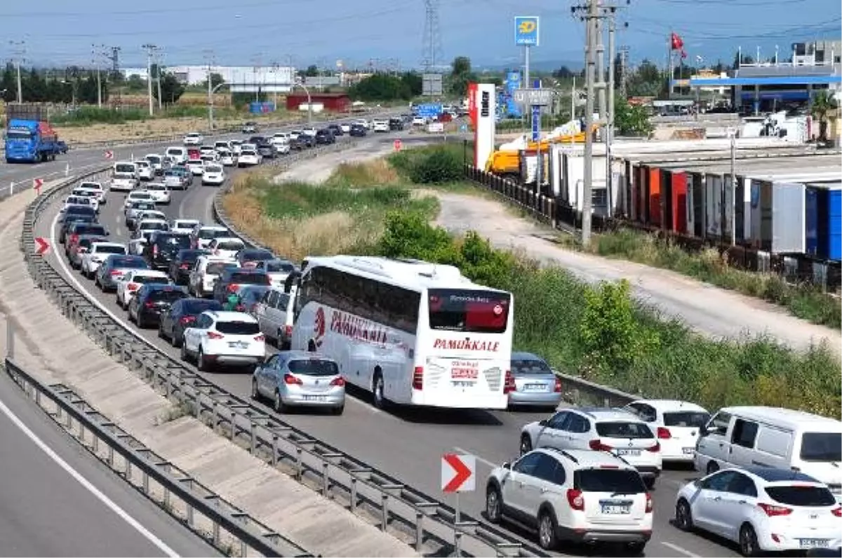 Trafik ışıklarını besleyen otomasyon panosunu çaldılar