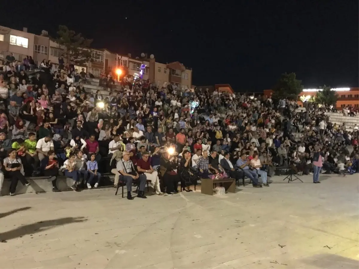 Türkü dolu bir gece yaşattılar