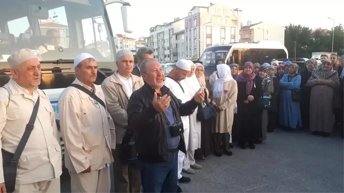 Umre yolcuları kutsal topraklara uğurlandı