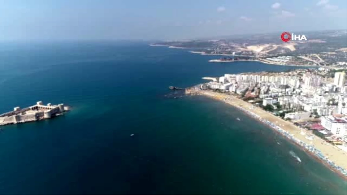UNESCO Dünya Mirası Geçici Listesi\'nde yer alan Kızkalesi\'nde sahil temizliği