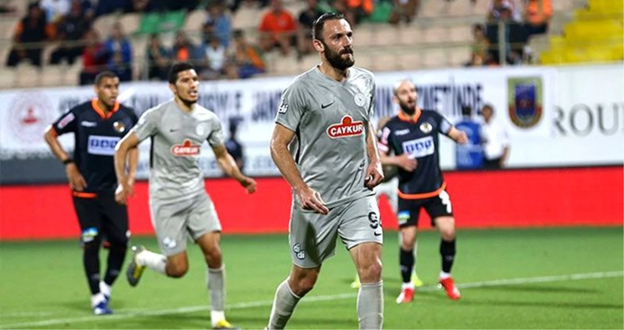 Vedat Muriqi, Çaykur Rizespor\'da kalma kararı aldı