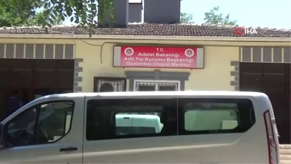 Yatağını toplarken dengesini kaybedip yere düşen yaşlı adam öldü