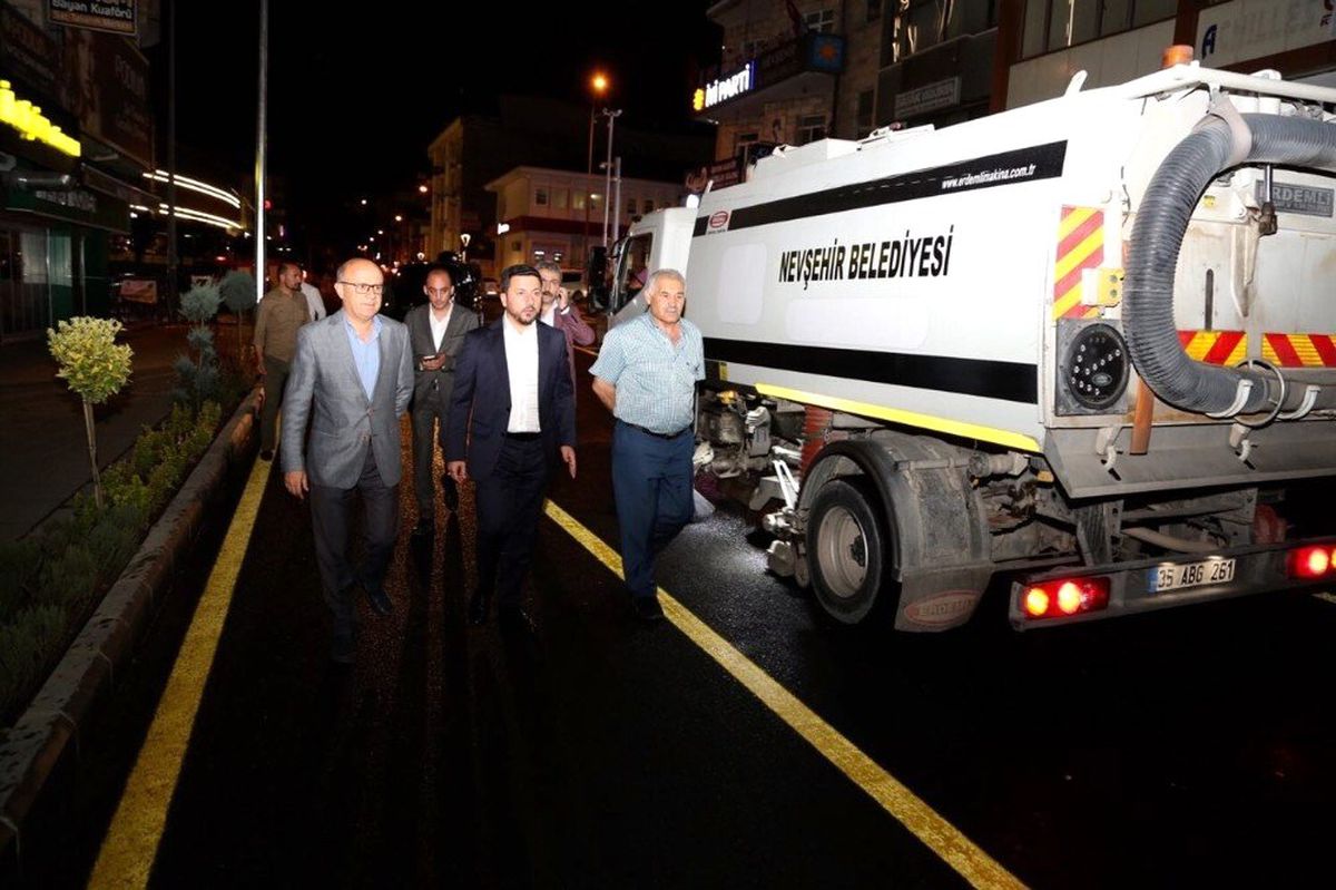 Yenilenen Lale Caddesi trafiğe açıldı