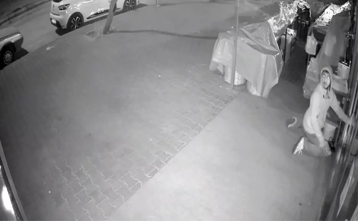 46 yıl hapis cezasıyla aranan \'Kasa faresi\' Adana\'da yakalandı