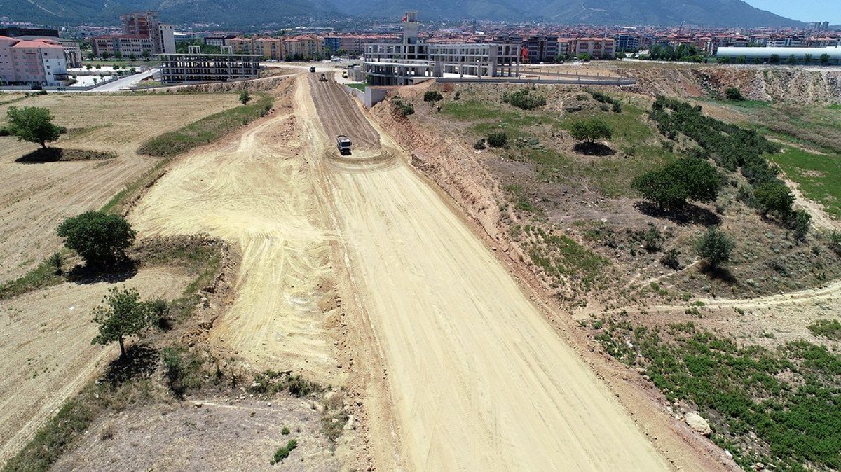 600 metrelik yeni yolda çalışmalar sürüyor