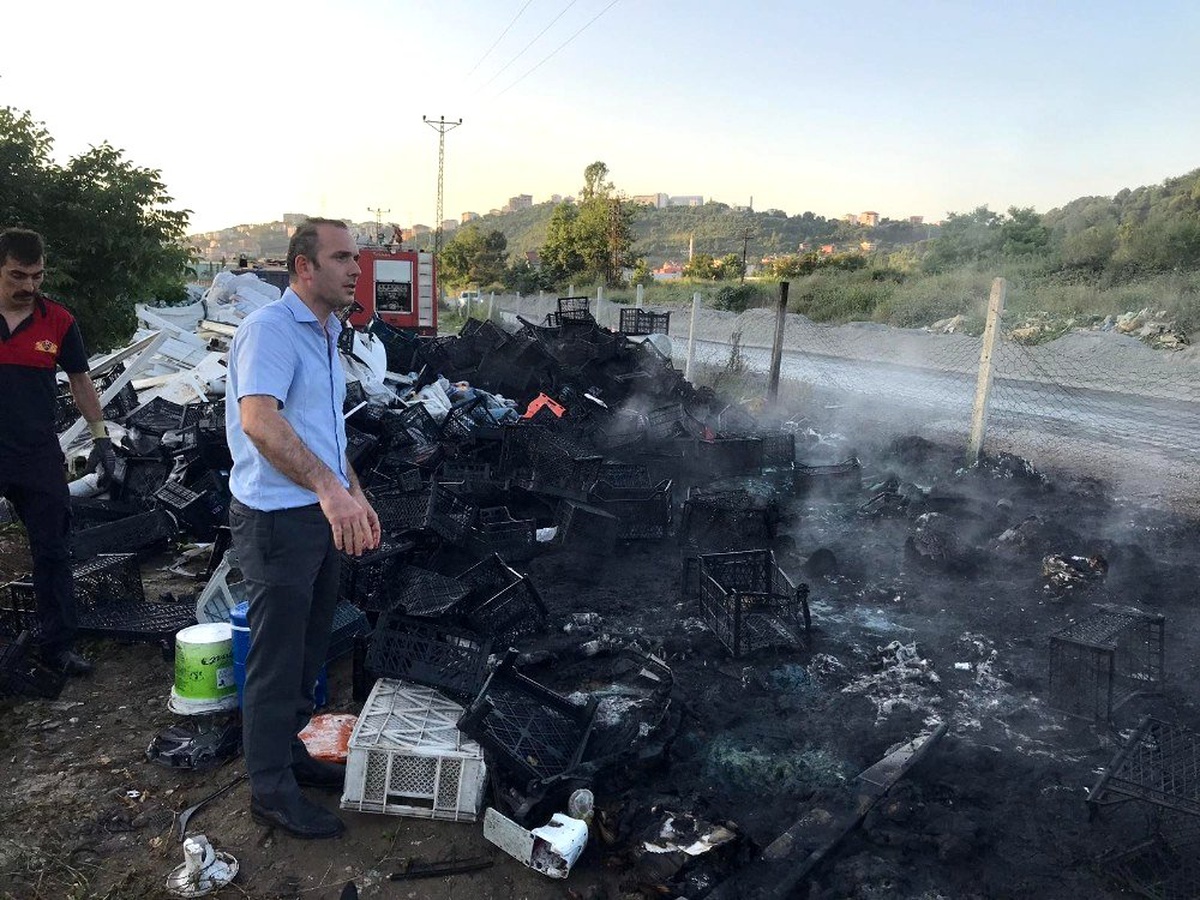 Alaplı\'da geri dönüşüm deposunda korkutan yangın