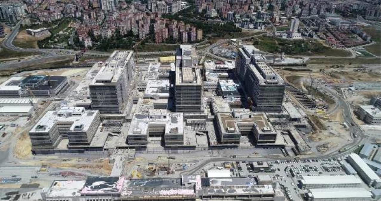 Başakşehir Şehir Hastanesi\'nin yüzde 60\'ı tamamlandı