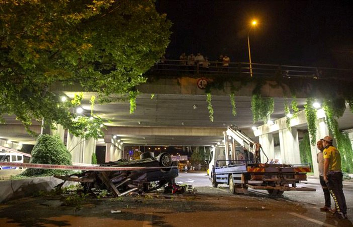Başkentte iki ayrı trafik kazası: 1 ölü, 10 yaralı