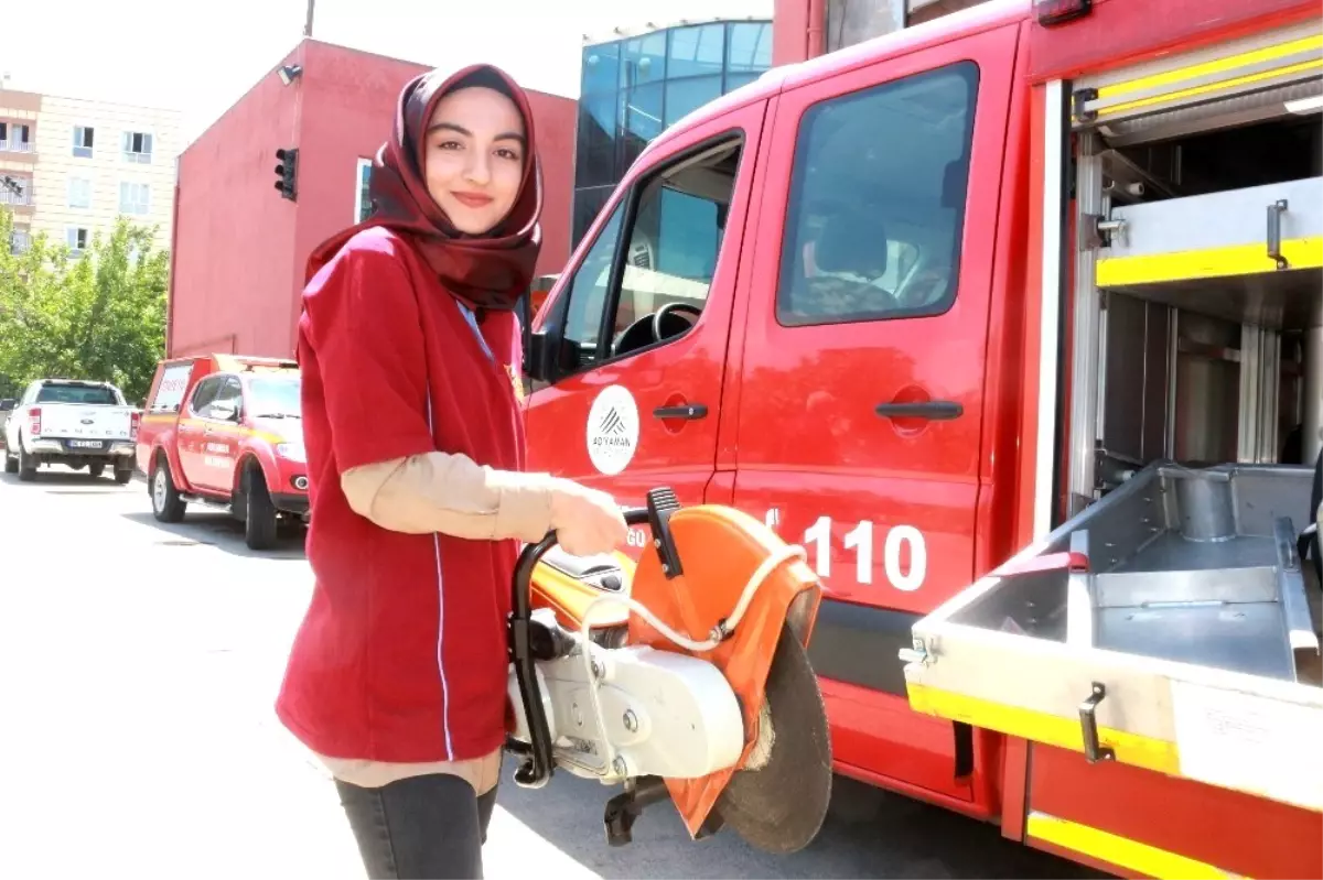 Çocukluk hayalini gerçekleştiriyor