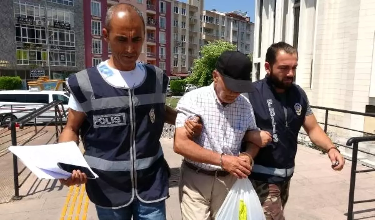Dolmuşlarda yankesicilik yapan 74 yaşındaki kişi yakalandı