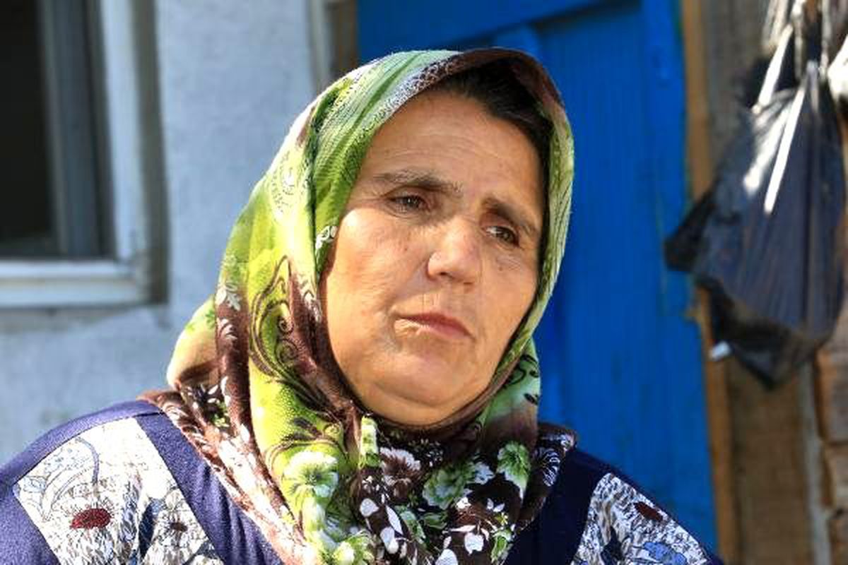 Ecrin\'in anne ve üvey babası mahalleyi terk etti