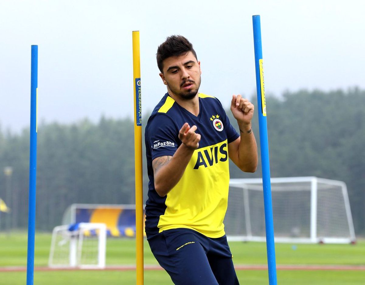 Fenerbahçe günün ilk idmanını yaptı