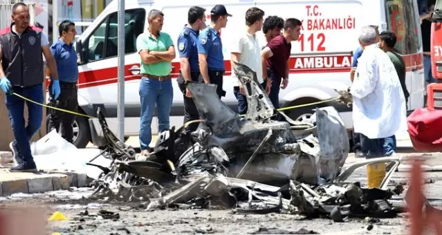 Hatay N Reyhanl Il Esinde Otomobilde Patlama L Son Dakika