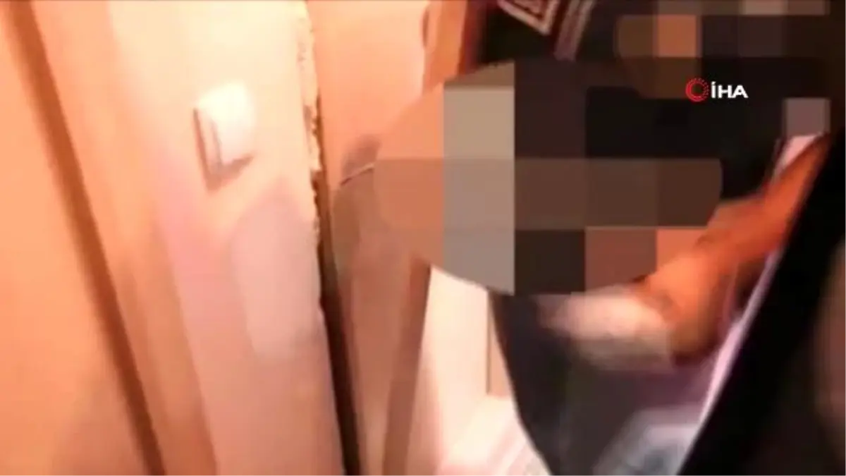 Kalpazanların yöntemi pes dedirtti... Paraları kapı pervazlarına saklamışlar