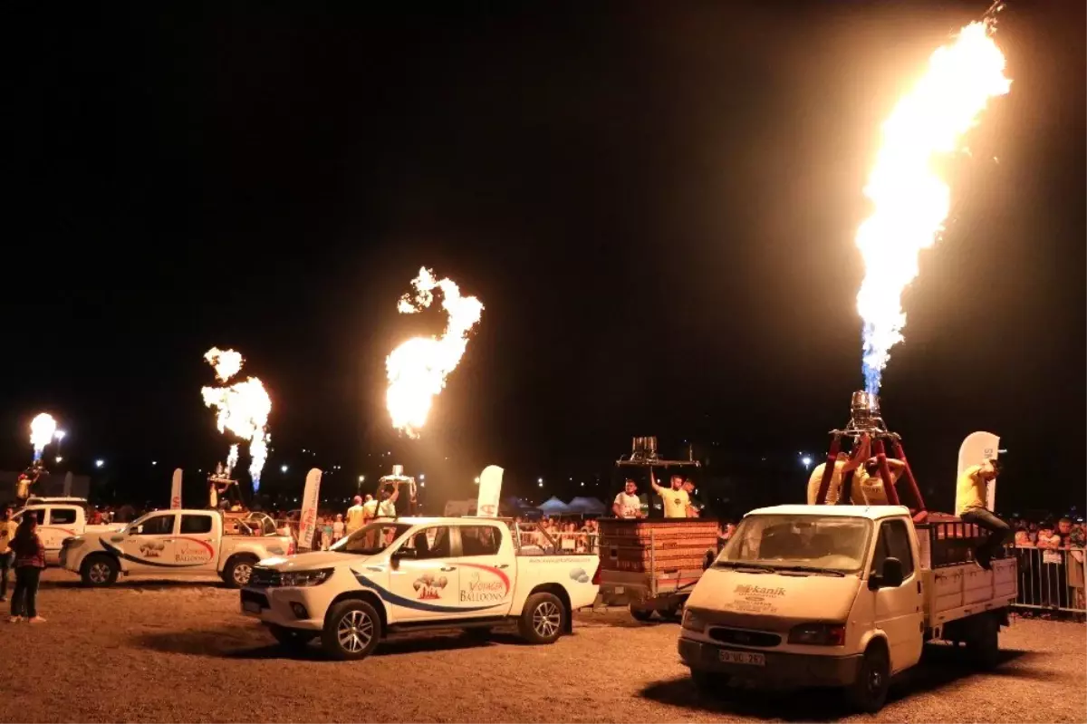 Kapadokya Balon Festivali muhteşem gösterilerle devam etti