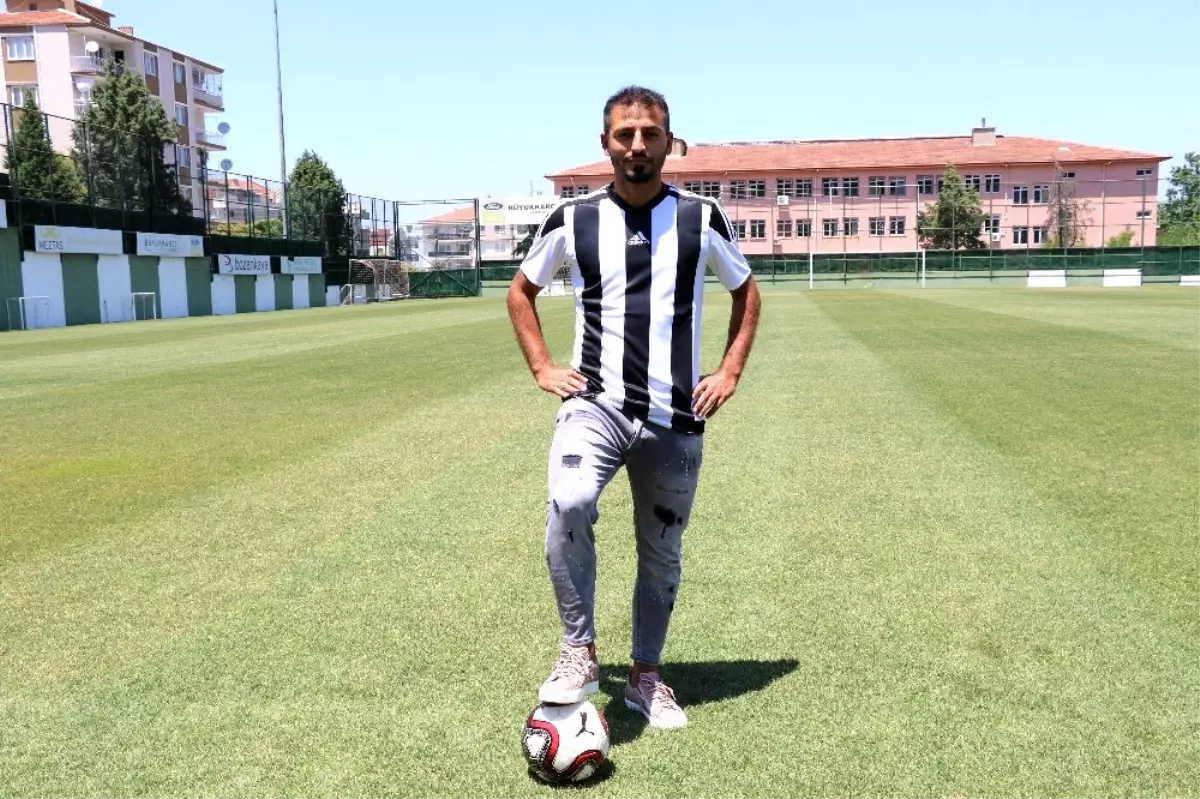 Manisa BBSK tecrübeli futbolcuyu renklerine bağladı