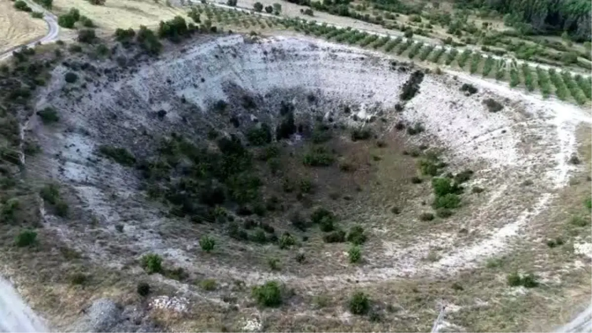 Meteor düştüğüne inanılan çukur araştırılacak