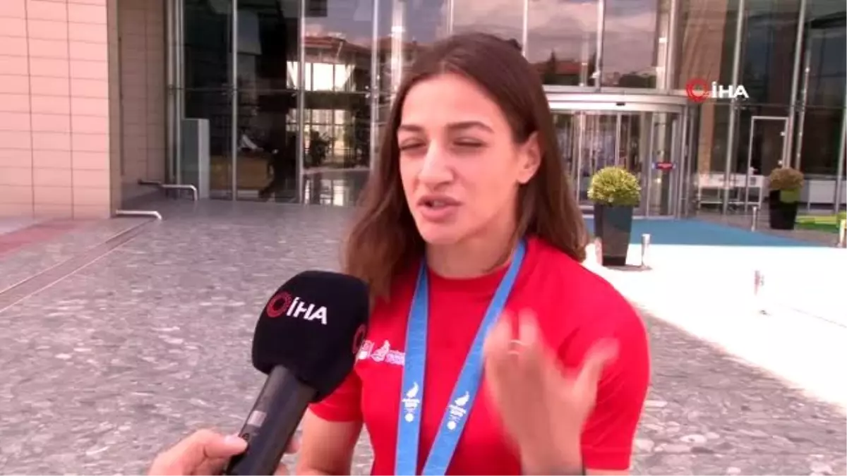 (Özel Haber) Buse Naz Çakıroğlu: "2020 Tokyo Olimpiyatları\'na giden ilk kadın boksör olmak...