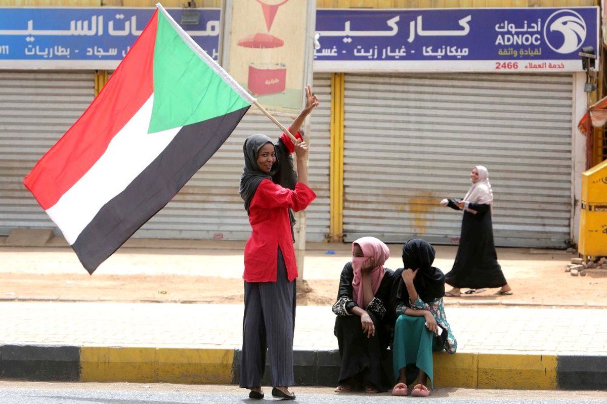 Sudan\'da asker ve muhalefet geçiş anlaşmasını kabul etti