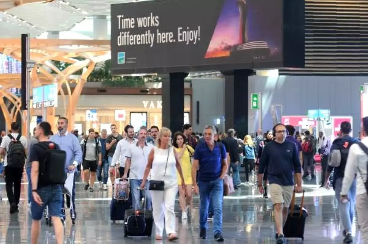 Türkiye\'de havalimanlarından 6 ayda 94,8 milyon yolcu geçiş yaptı