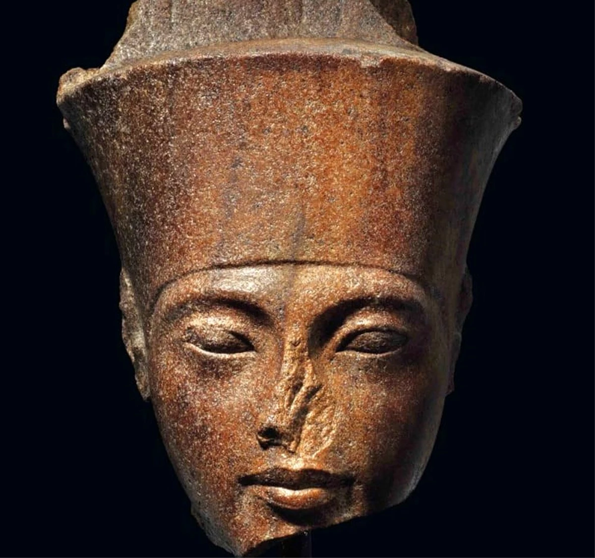 Tutankamon büstü 4.75 milyon pounda satıldı