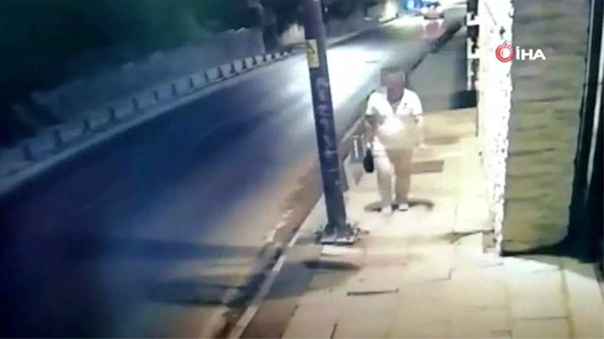 Üsküdar\'da camide hırsızlık yapan şahıs kamerada