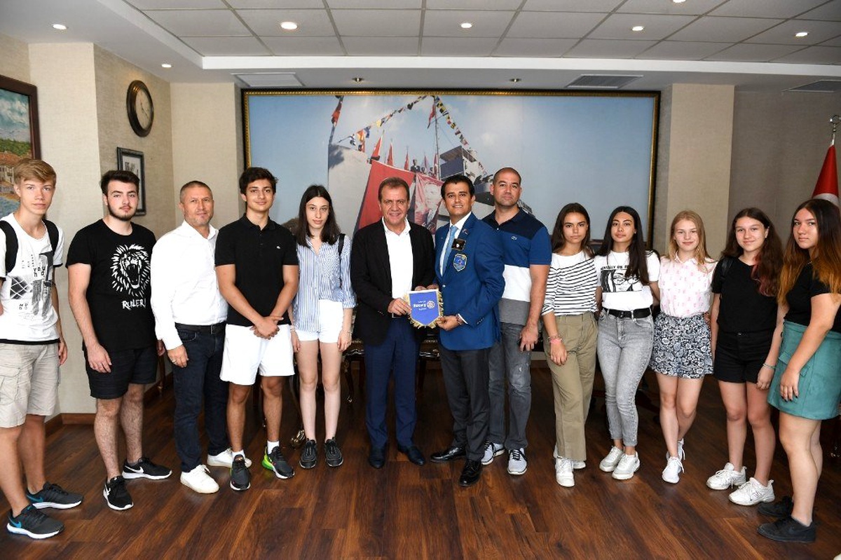 Yabancı öğrenciler Mersin\'de yelken sporunu öğrenecek