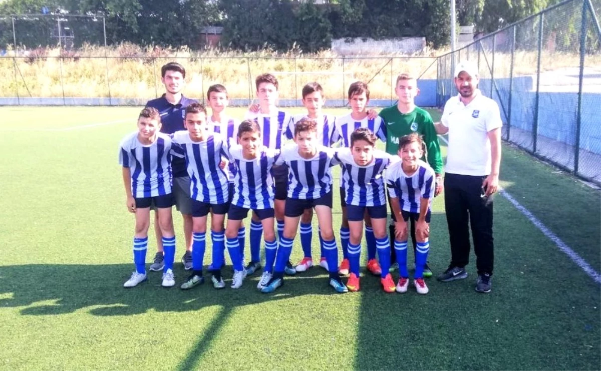 Yunusemre Belediyespor U-13 takımı yarı finale yükseldi