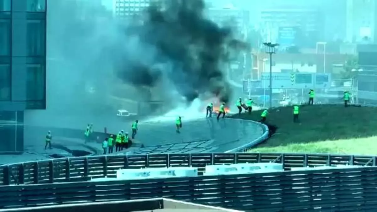 İstanbul\'da korkutan yangın! Bölgeyi yoğun duman kapladı